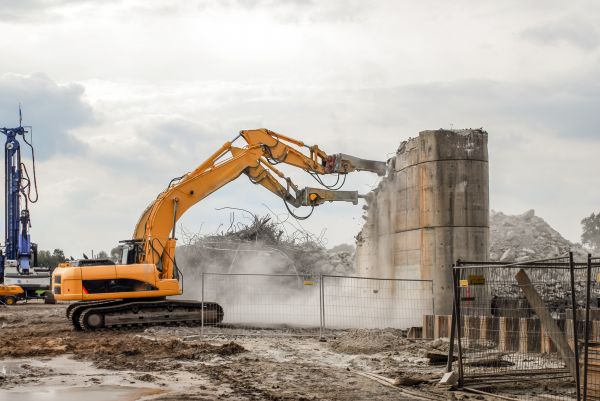 Silo Demolition in Red Oak